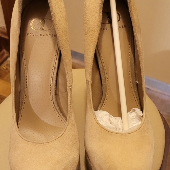 Shoes - Picture 1 of 6